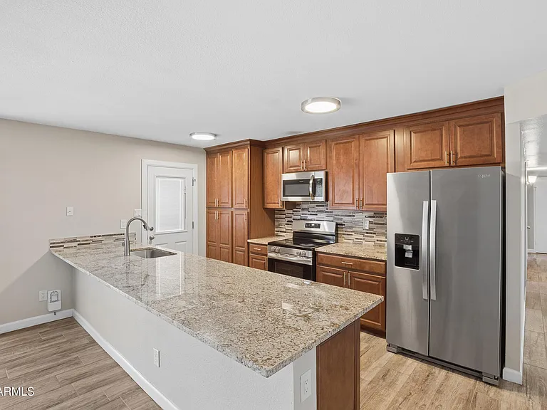 1260 E Alameda Dr — Photo 12
