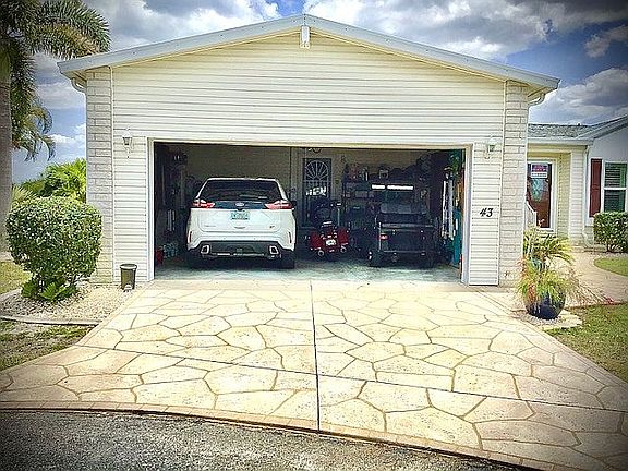 2 Car Garage w/Loft Storage