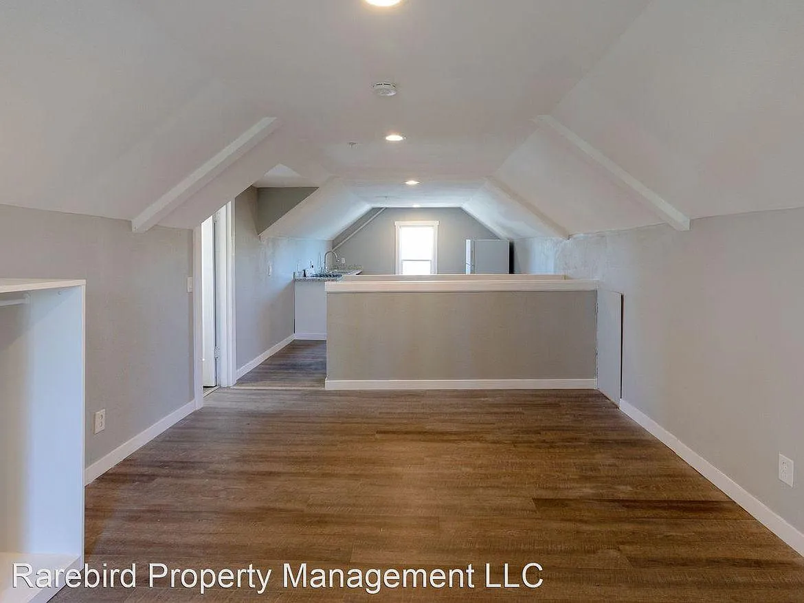 8005 N Willamette Blvd — Photo 4