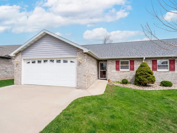 1688A Drum Corps Dr, Menasha, WI 54952