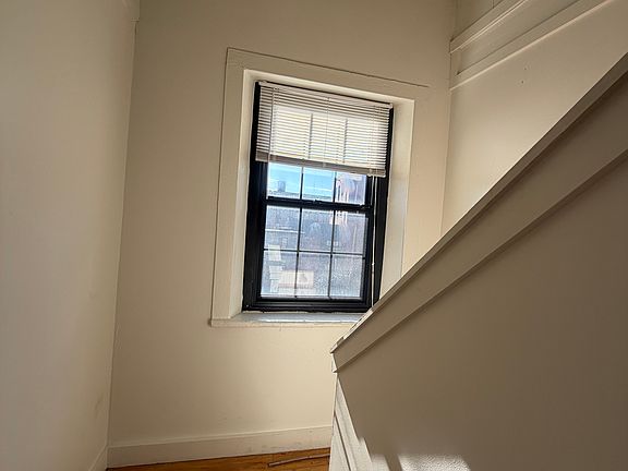 5th image of 555 Roosevelt Ave #502