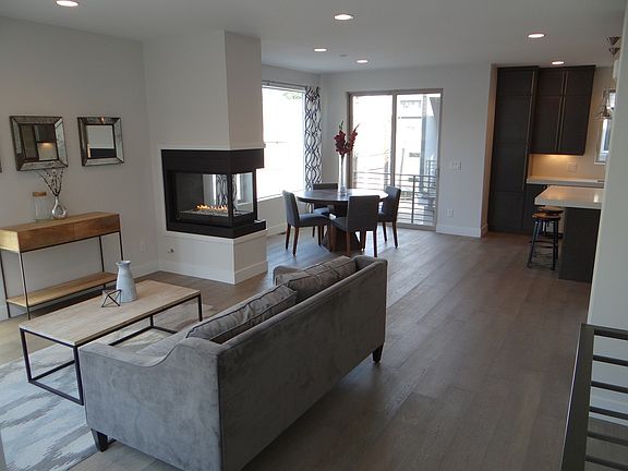 4th image of 2649 17th St Unit 7