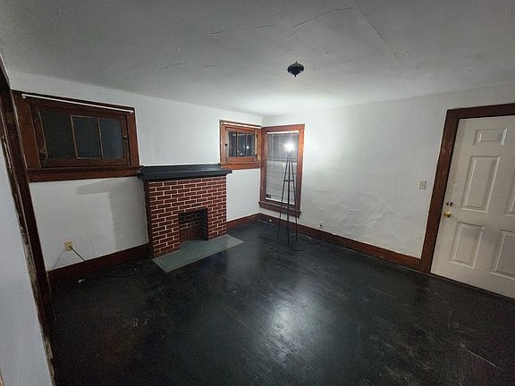 2nd image of 3209 1/2 N Main St
