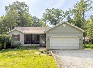 2127 Flame Lake Dr, Roaming Shores, OH 44084