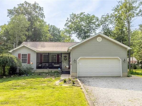 2127 Flame Lake Dr, Roaming Shores, OH 44084
