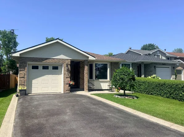 16 Grenadier Dr, Kingston, ON K7K 6E8