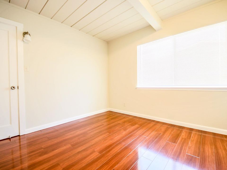 1st image of 10481 Glencoe Dr