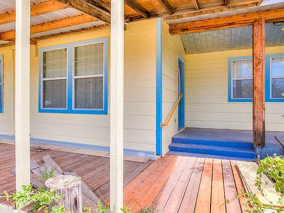 4th image of 704 N 9th St