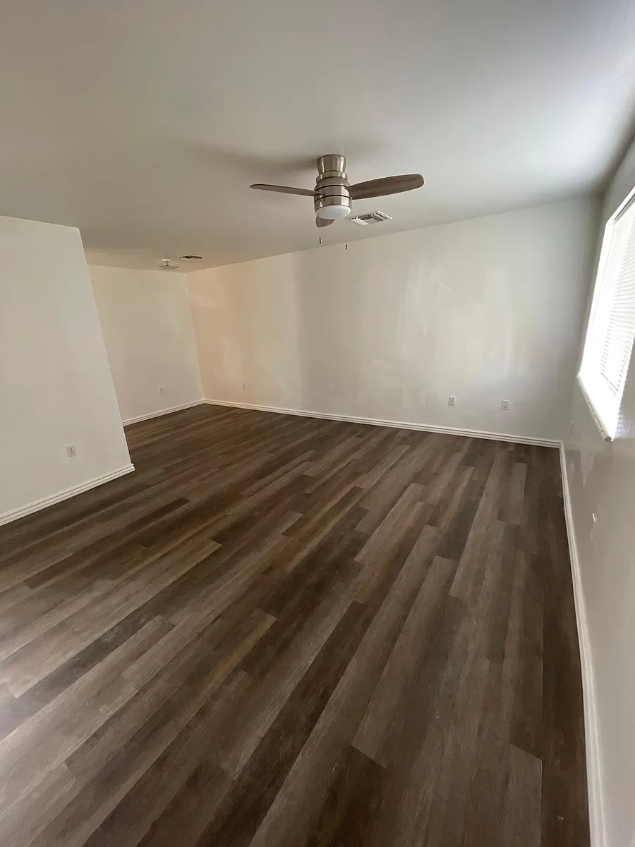 Building Photo - 33 W Lee St #2