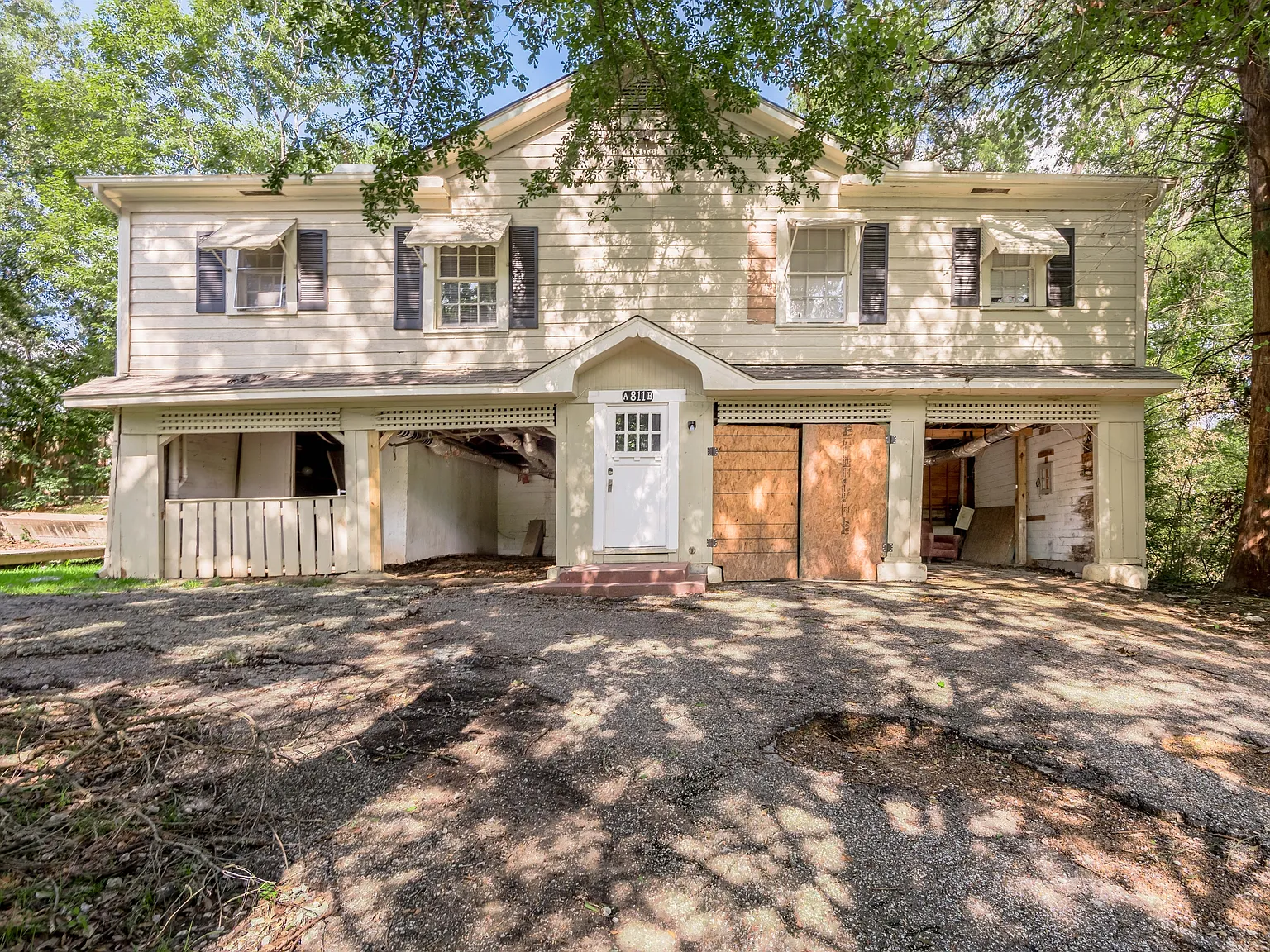 811 Sam Houston Ave — Photo 3