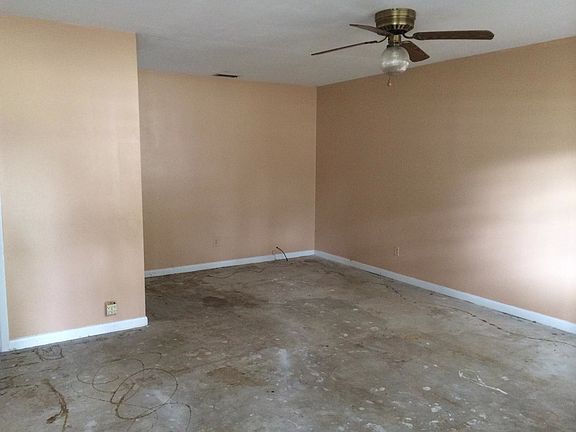 4th image of 6806 Rosewood Ct