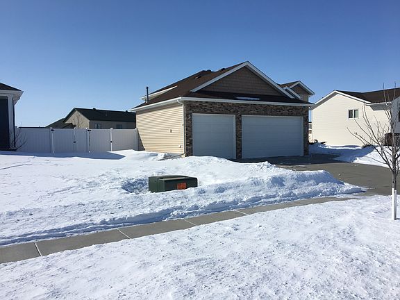 5th image of 1023 36th Ave W