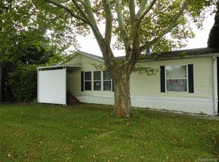 329 Edinborough St, Temperance, MI 48182