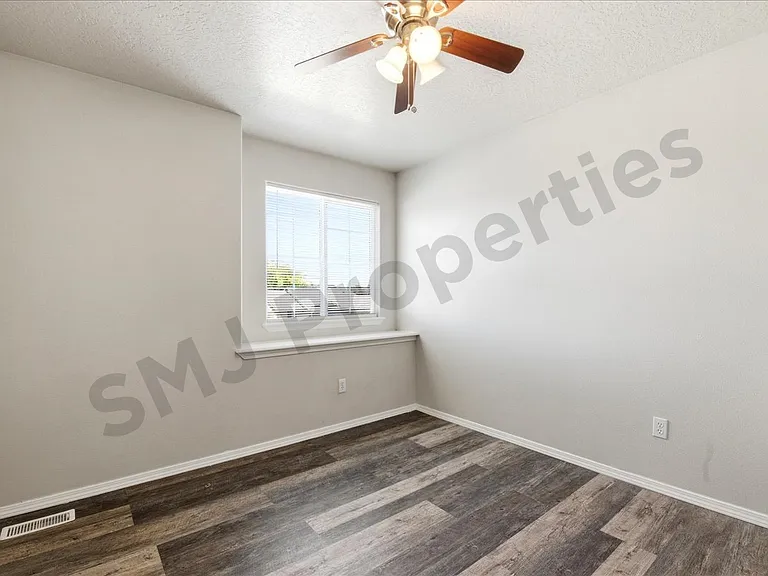 16740 Naito Ave — Photo 10