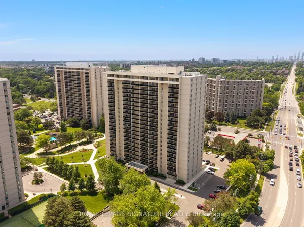 820 Burnhamthorpe Rd #606, Toronto, ON M9C 4W2