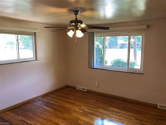 4th image of 4279 Rocky River Dr