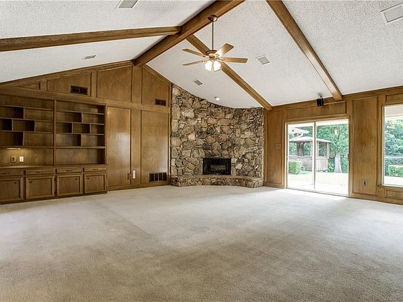 5th image of 9126 Branch Hollow Dr