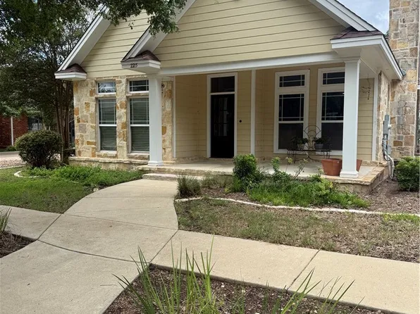 2215 Gruene Lake Dr, New Braunfels, TX 78130