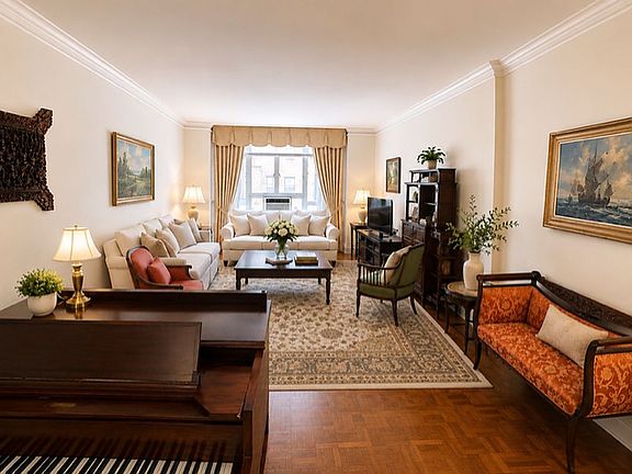 2nd image of 25 Central Park W APT 7T