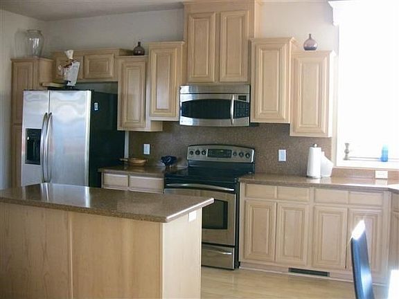3rd image of 187 Hawaii Cir