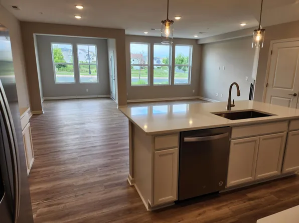 9700 4th St N, Lake Elmo, MN 55042