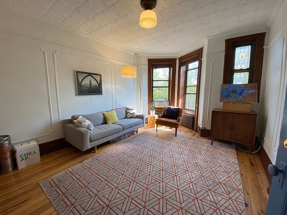 1st image of 497 12th St APT 3R