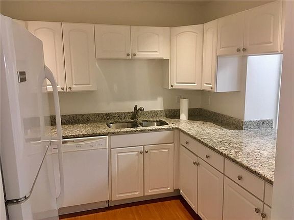 4th image of 1871 NE Media Ave #2