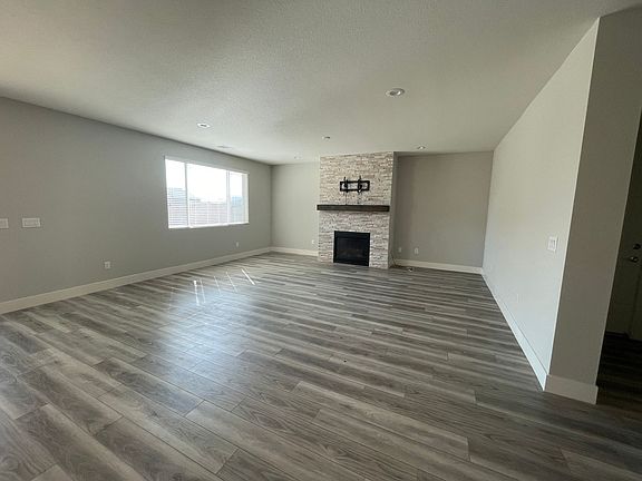 4th image of 2127 Roaring Fork Ct