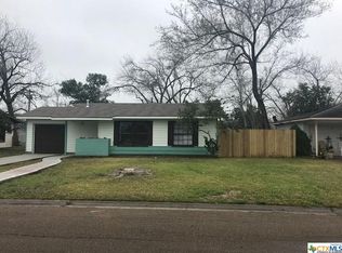 1610 Travis Ave, Victoria, TX 77901