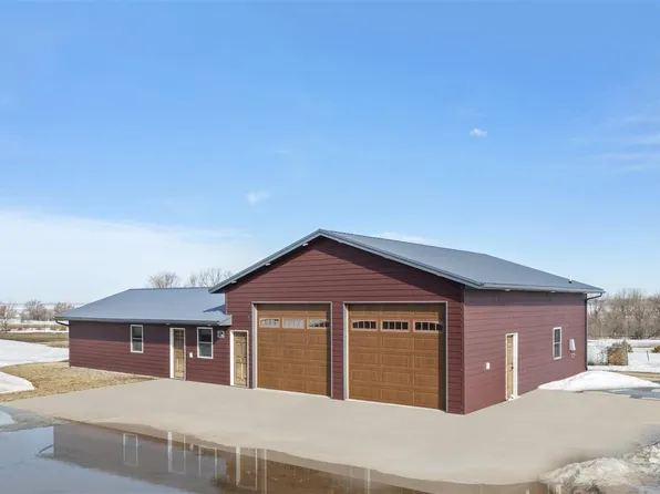 112 Moonlight Dr, Stanley, ND 58784