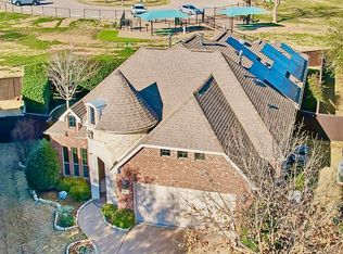 8437 La Fontaine Dr, North Richland Hills, TX 76182