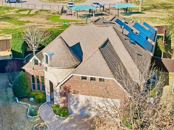 8437 La Fontaine Dr, North Richland Hills, TX 76182