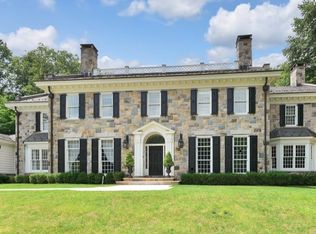 628 Winding Hollow Dr, Franklin Lakes, NJ 07417