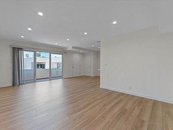5th image of 17424 Burbank Blvd #205