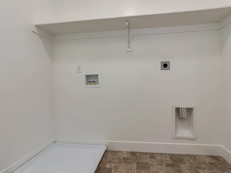 117 N Lasalle Dr — Photo 24