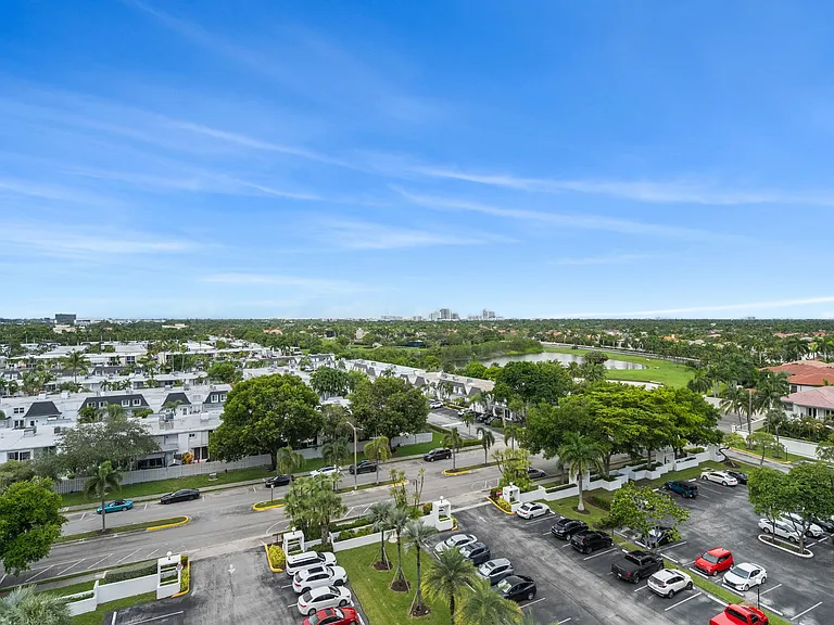 1000 Parkview Dr #1025 — Photo 12