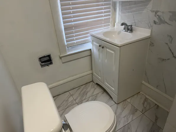 28 S 2nd St, Frackville, PA 17931