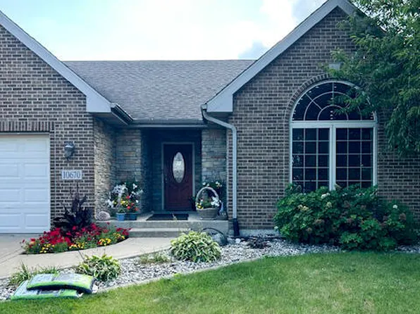10670 Maine Dr, Crown Point, IN 46307