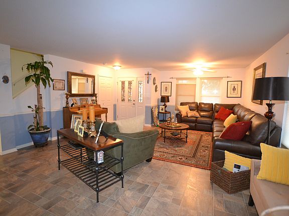 3rd image of 1716 Ivy Ln