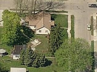 26683 Oakland St, Roseville, MI 48066