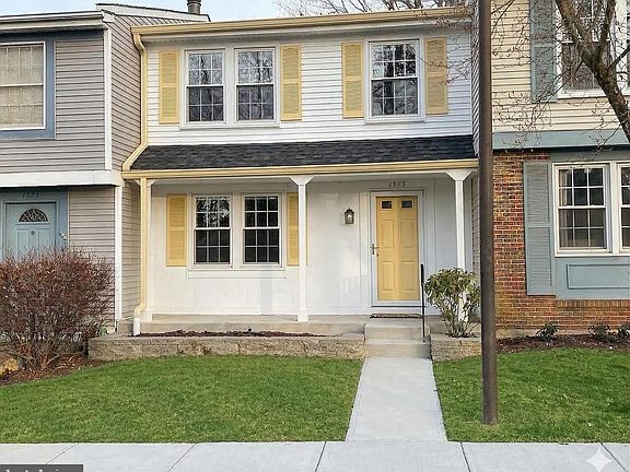 2nd image of 1575 Bennington Woods Ct