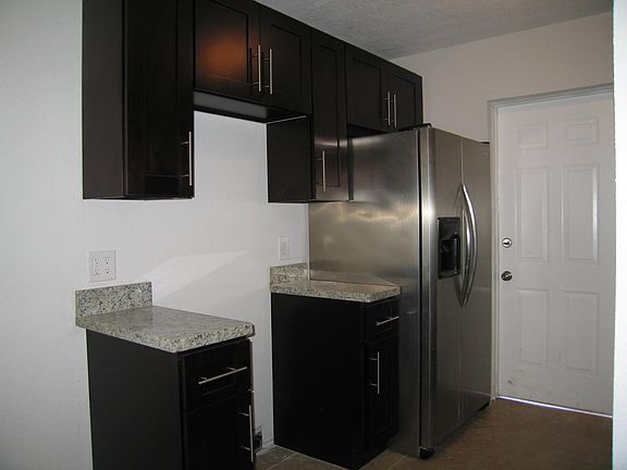 3rd image of 329 SW 17th St