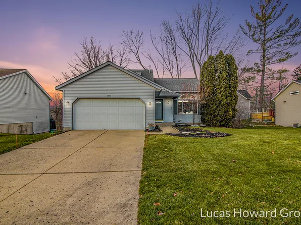 2245 Gatetree Ln SE, Kentwood, MI 49546