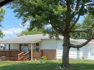 2301 West St, Excelsior Springs, MO 64024