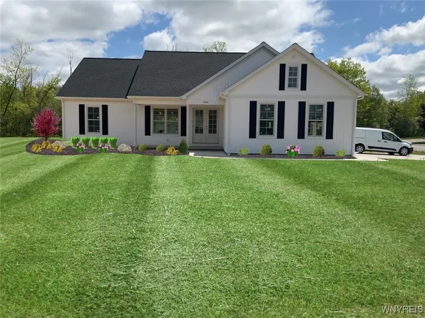 4806 W Eddy Dr, Lewiston, NY 14092