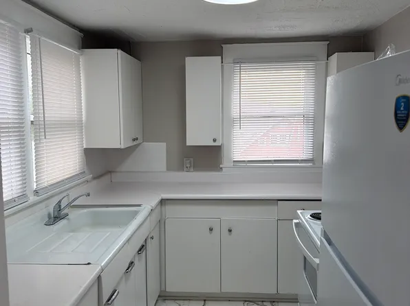 422 W Main St APT 4, Greeneville, TN 37743