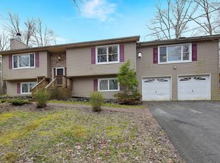 5049 Yukon Dr, East Stroudsburg, PA 18302