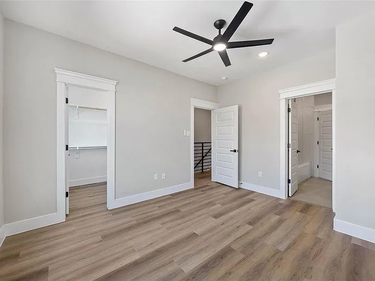 4624 Mayflower St #B — Photo 38