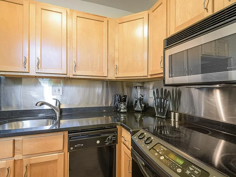 1855 15th St NW #206 — Photo 7