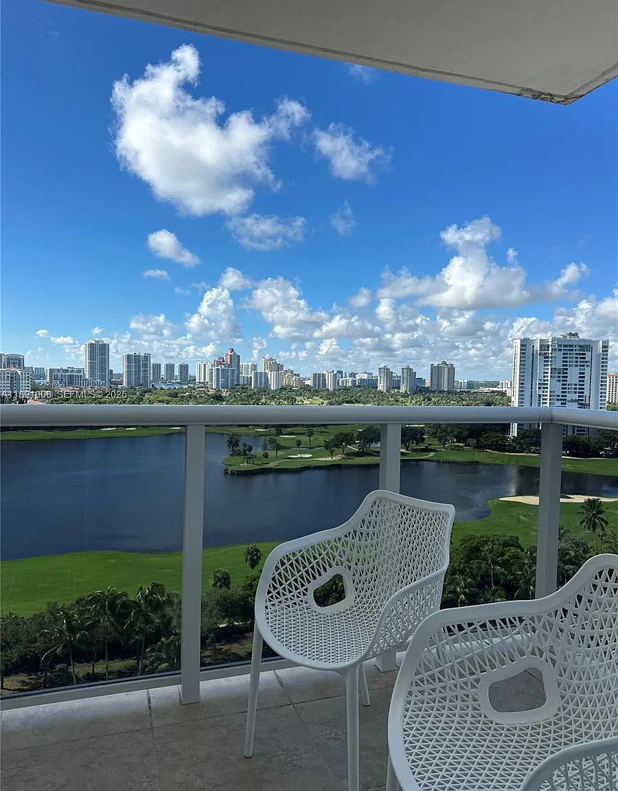 2 bed, 1143 sqft, $3,200 — Photo 1